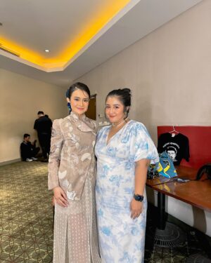 Fitria Rasyidi Instagram - Sabar ya niss 🥹aku #teamNisa walaupun aku terlihat seperti Rani pada malam itu.. Satu Kata utk Film ini Raniiiiii Gateliiii!!! 🤬🤯😤 bagus banget filmnya banyak kejutan2 pas di scene2 tengah sampe ending! 🫣

Bangga aku padamu MICIII PETJAHHH 🔥🔥🔥 @michelleziu ❤️