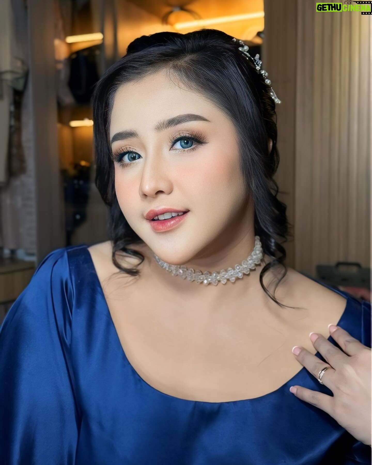 Fitria Rasyidi - 17.1K Likes - Saya gendut.