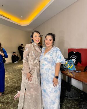 Fitria Rasyidi Instagram - Sabar ya niss 🥹aku #teamNisa walaupun aku terlihat seperti Rani pada malam itu.. Satu Kata utk Film ini Raniiiiii Gateliiii!!! 🤬🤯😤 bagus banget filmnya banyak kejutan2 pas di scene2 tengah sampe ending! 🫣

Bangga aku padamu MICIII PETJAHHH 🔥🔥🔥 @michelleziu ❤️