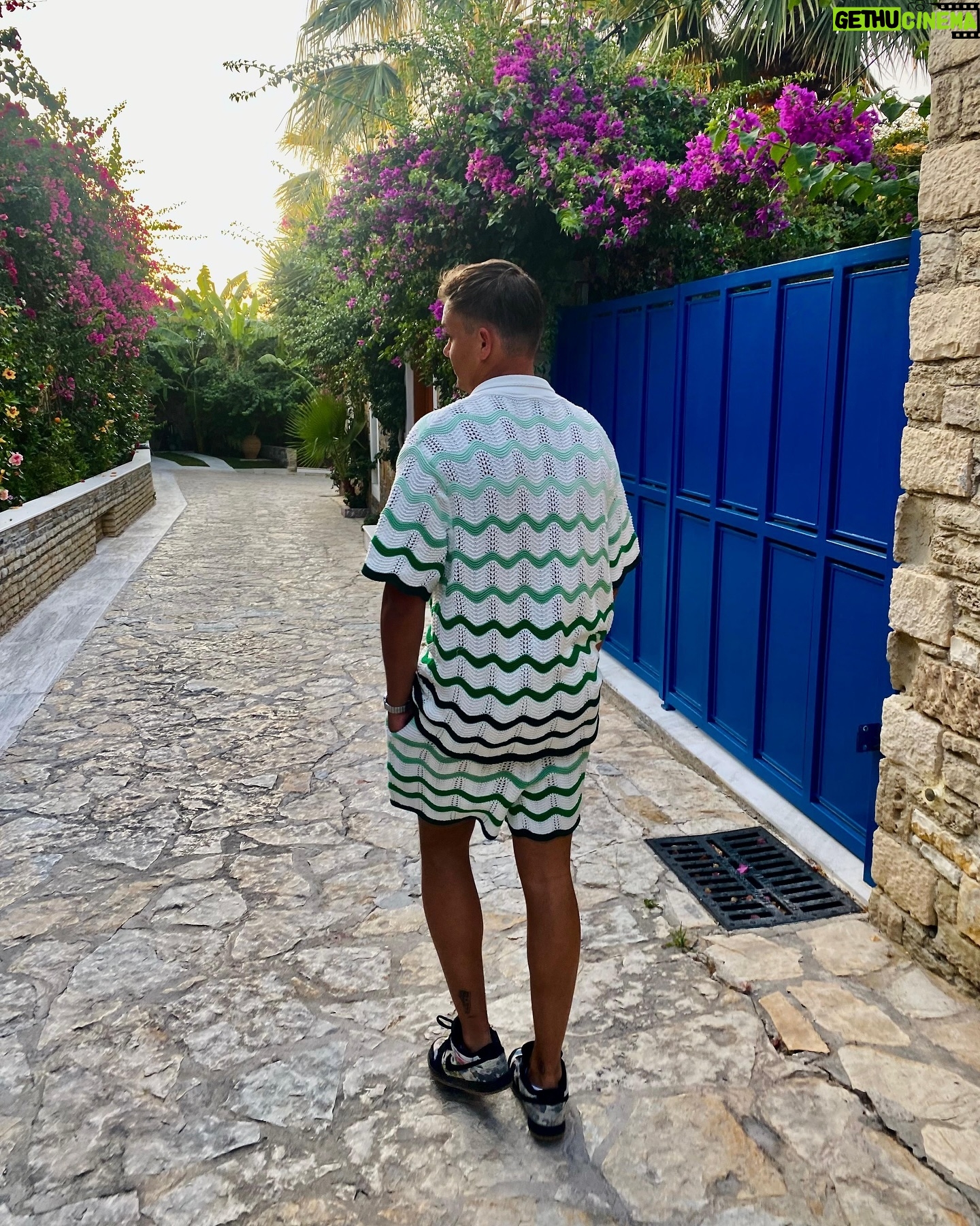 Flemming Viguurs - 12.5K Likes - Heerlijk weekje opladen in Griekenland! 🇬🇷🍽️🌊🎾☀️