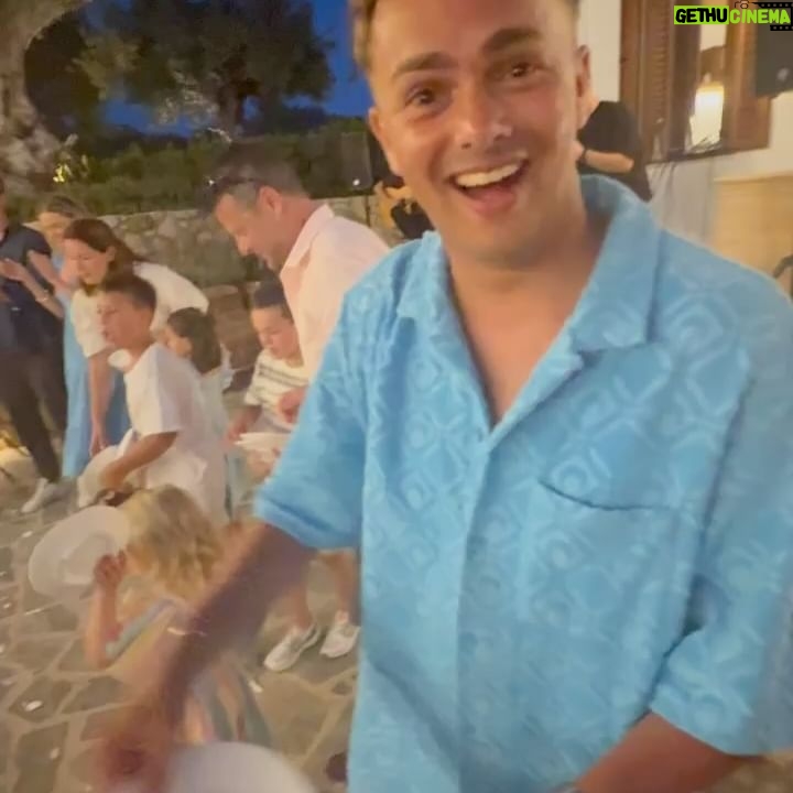 Flemming Viguurs - 12.5K Likes - Heerlijk weekje opladen in Griekenland! 🇬🇷🍽️🌊🎾☀️