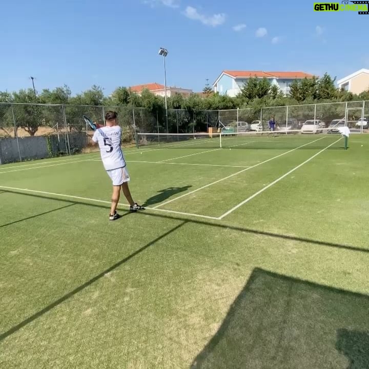Flemming Viguurs - 12.5K Likes - Heerlijk weekje opladen in Griekenland! 🇬🇷🍽️🌊🎾☀️