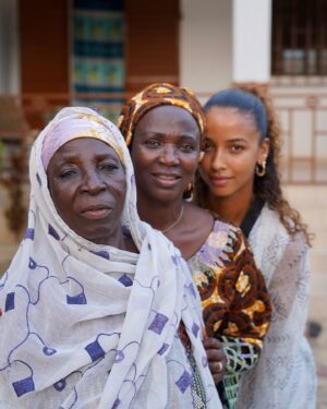 Flora Coquerel Instagram - D’une femme à l’autre, l’héritage traverse le temps, emportant avec lui les valeurs, le savoir et la résilience. Telle une source inépuisable de force et de sagesse, il nous ancre dans nos racines, nous rappelant d’où nous venons.