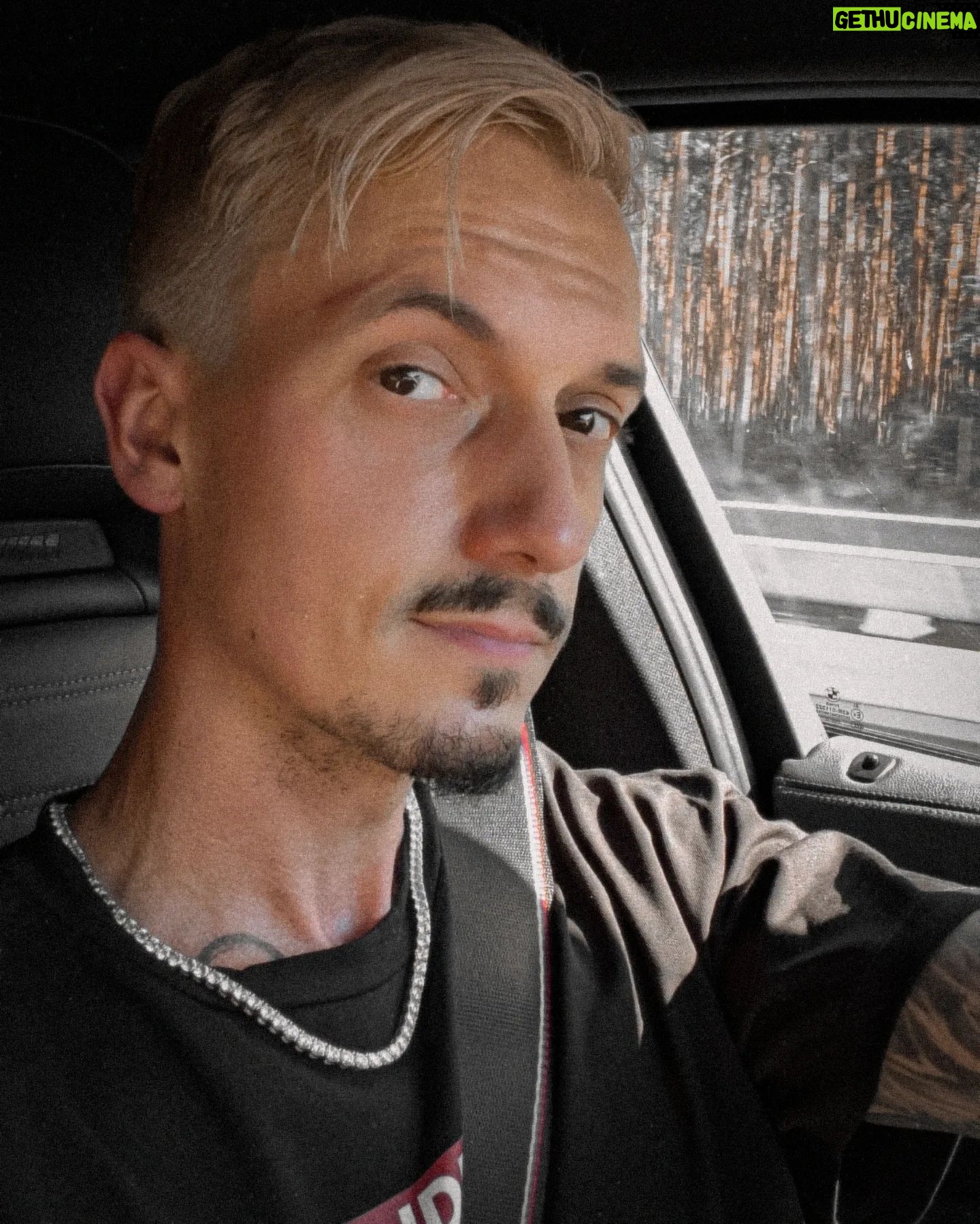 Florian Diedrich - 9.2K Likes - 1 - new ink 🖤
2 - Spiegel-Selfie
3 - einfach unscharf
4 - ich fahre unheimlich gerne Auto. Entdecke dabei ständig neue Musik & hab einfach meist ne gute Zeit. Fahrt ihr gerne Auto, oder ist das Stress für euch?
5 - Kickboxen, Bild nach dem Training
6 - Kickboxen, Bild nach dem Sparring... 😅
7 - Checkt unbedingt den aktuellen IDR Drop aus!!!
8 - Summer Fit Check
9 - new Cap
10 - neues Auto für den Berliner Stadtverkehr. Monster Truck "Joker" mit über 900 PS 😂