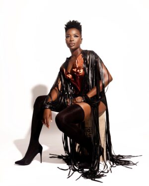 Folake Olowofoyeku Instagram - Happy Birthday to Me! ❤️
Thankful to me for all my hard work, perseverance and tenacity. Keep up the good work Fo! LOVE YOU! ❤️ ✊🏾 #Onward! #NaijaSweat!!

Also, click the link in my bio to watch my music video “Ehen Ehen Okay Okay” on VEVO & YouTube! ✊🏾

Stylist: @jlynnstyle18 
Hair: @ma2liq_salon
Photographer: @mr_dadams
Makeup: @camillearianemakeup