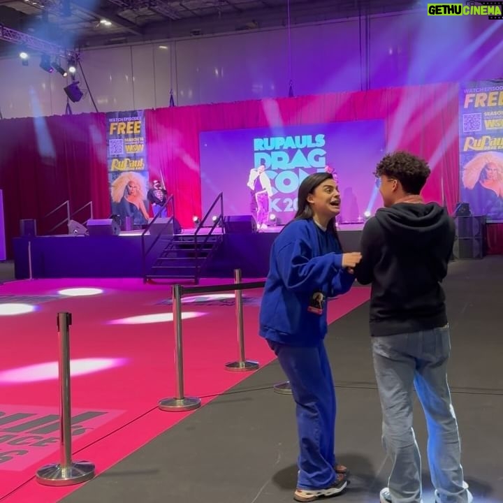 Fontana - 2.7K Likes - Happy birthday to my twin sister @victoriashakespears ! š©· I had already forgotten about the idea of attending DragCon UK due to personal reasons when she called me and said āWeāre going to DragCon UK together!ā, I said I was sorry⦠But my situation was really complicated⦠She said āI donāt care, weāre gonna wait for you and weāll make it happen!ā. And so we did it! ā¤ļø I am so thankful I got to know you and oh my Godney what a 90ās kid born in the Britney era, growing up among Mia Colucci and Banda Calypso in the Brazilian hood can do: we are basically the same person! š and I love you for that! š©·š©·š©· Walking at DragCon UK getting compliments on āmyā lip sync assassin moments on Drag Race Germany was iconic (and hearing you getting compliments on āyourā makeover challenge on Drag Race Sweden lmao). Thank you for being the drag sister Iāve never had, thank you for inspiring me and for always being there for me. The connection we have is beyond drag race and social media, itās sisterhood, itās forever ā¤ļø I love you and Iām so thankful I got the chance to be with you in one of the most important moments of my career. And itās just the beginning, guys ⨠Thanks for making it happen, queen! The vagab***a popstar, yall! The ICONIC: Victoria Shakespears aka Joelmašøš¼ Wishing you the best of the best days ever! Shine bright and keep slaying! Love love love u!!! With love, your twin sister Fonty // Elba šøš¼š§š¼āāļøš