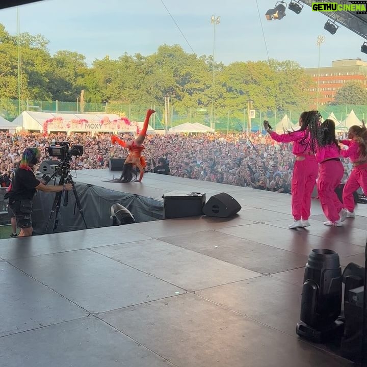 Fontana - 9.2K Likes - THE FONTANA SHOW 2.0 š½
Iād like to thank my fans who came and shouted loud! š HUGE thanks to my fantastic crew (my friends!) for supporting me and helping me since day 1 š¤
HUGE thanks to my beautiful dancers @lidianabarros_cirkussamba @pahcavalcante_ @thaliagoncalvessimas @thassisousa š§š·š
Outfits: @thepeterenglund
Hair: @hairbyhugofreitas
Boots: @by.lanay
Wings: @wsdesign86
Photos 1 & 3: @farshid_nasrabadi
Photos 6 & mid-10: @fotografamandawilhelmsson
Photos 9 & up and low-10: @fotografaviajante
Videos 4 & 8: @dalis88
#fontana #thefontanashow #stockholmpride #glamspƤck #pride #lovewins