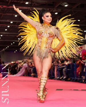 Fontana Instagram - Pink carpet samba realness 💃🏽🩷 can’t believe it’s been a week since we walked in @rupaulsdragcon! Would you like us to be back somewhere else maybe?? 👀🫢

Outfit: @wsdesign86 
Makeup by me wearing @nyxcosmeticsnordics 
Photos: @stunnin.mag 

#fontana #draqgqueen #rupaulsdragcon