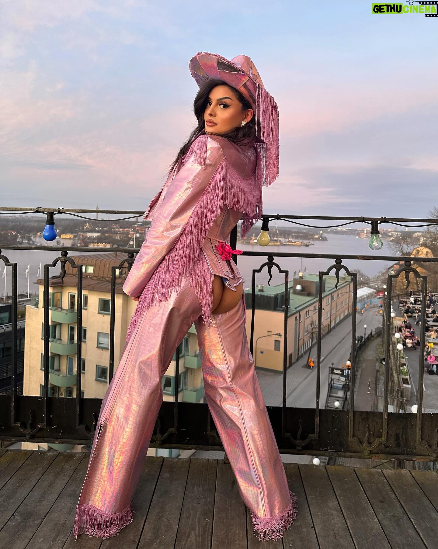 Fontana - 2.1K Likes - CLUB COWBOY STHLM || @beyonce
tnx for having me @sonymusicsweden š¤
outfit: @thepeterenglund
#cowboycarter #beyhive #clubcowboy #clubcowboysthlm