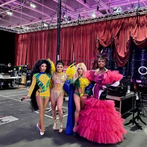 Fontana Instagram - United ♾️ 💙💛💚

This is us backstage before walking down the Pink Carpet at the 2024’s @rupaulsdragcon in London! It was a very unique and unforgettable moment for us. Representing not only 1 🇧🇷, but 4 countries 🇳🇱, 🇸🇪, 🇩🇪 & 🇨🇭with pride and a lot of LOVE ❤️

We are the Brazilian RoyalTEA 
🇧🇷👑🫖

@fontana 
@kellyheelton 
@bianchinimelionce 
@missabbyomg 
@victoriashakespears 

Nós AMAMOS todos vocês 💚💙💛 WE LOVE YOU ALL!

#rupaulsdragrace #rupaulsdragcon #fontana #abbyomg #kellyheelton #victoriashakespears #melissabianchini #dragrace #dragraceholland #dragracesverige #dragracegermany #dragraceitalia 
#brazilianroyaltea