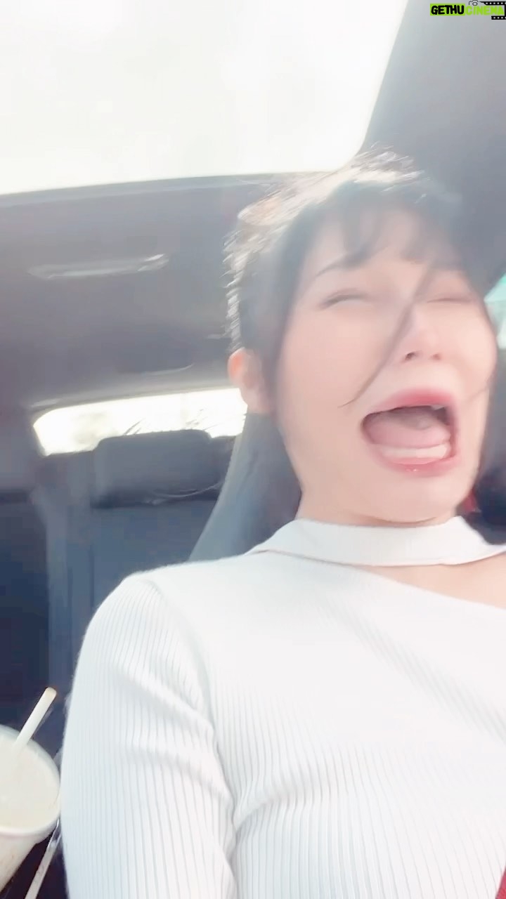 Fou-Xi You - 1.7K Likes - 西西說 這台不就賓士而已嗎?
有什麼好丘的
我說這台是45系列 有彈射模式
她說是可以多彈射啦 彈一個來看看啊
唉~男人不懂女人包 女人不懂男人車
突然好想這個小白目喔 @cecilia98124