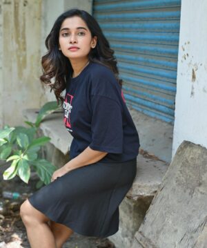 Fouzil Hidhaya Instagram - Never been regular 💙🦋

📸 @raghul_raghupathy &  @nrphotography______ 
Mua 🖌️ @artistrybydanu 
Hair 💇‍♂️💆‍♀️ @sathyamakeupartistry_

#trending #instagood #instagram #life #positive