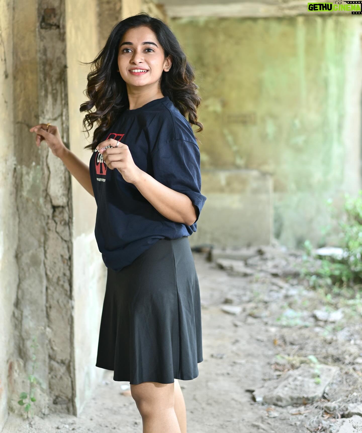 Fouzil Hidhaya - 60.4K Likes - Never been regular 💙🦋
📸 @raghul_raghupathy & @nrphotography______
Mua 🖌️ @artistrybydanu
Hair 💇♂️💆♀️ @sathyamakeupartistry_
#trending #instagood #instagram #life #positive