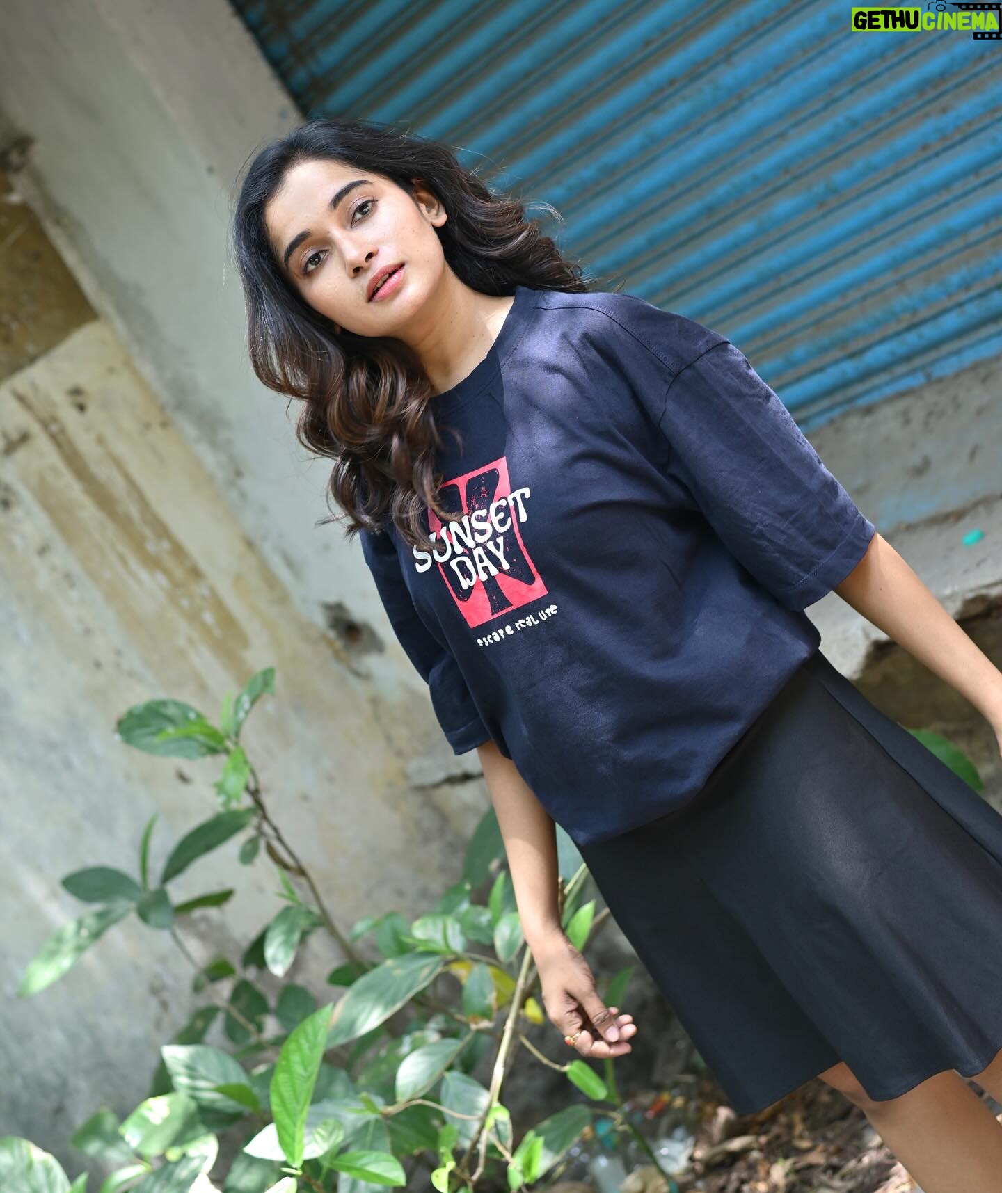 Fouzil Hidhaya - 60.4K Likes - Never been regular 💙🦋
📸 @raghul_raghupathy & @nrphotography______
Mua 🖌️ @artistrybydanu
Hair 💇♂️💆♀️ @sathyamakeupartistry_
#trending #instagood #instagram #life #positive