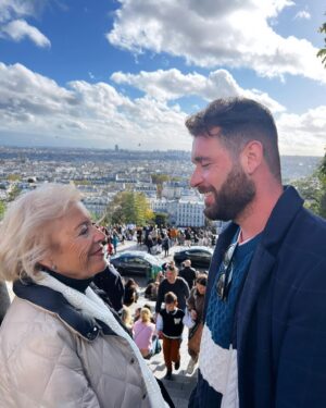 Fran Antón Instagram - Que es París con vosotros ♥️♥️

#paris 
#mamá 
#mylove