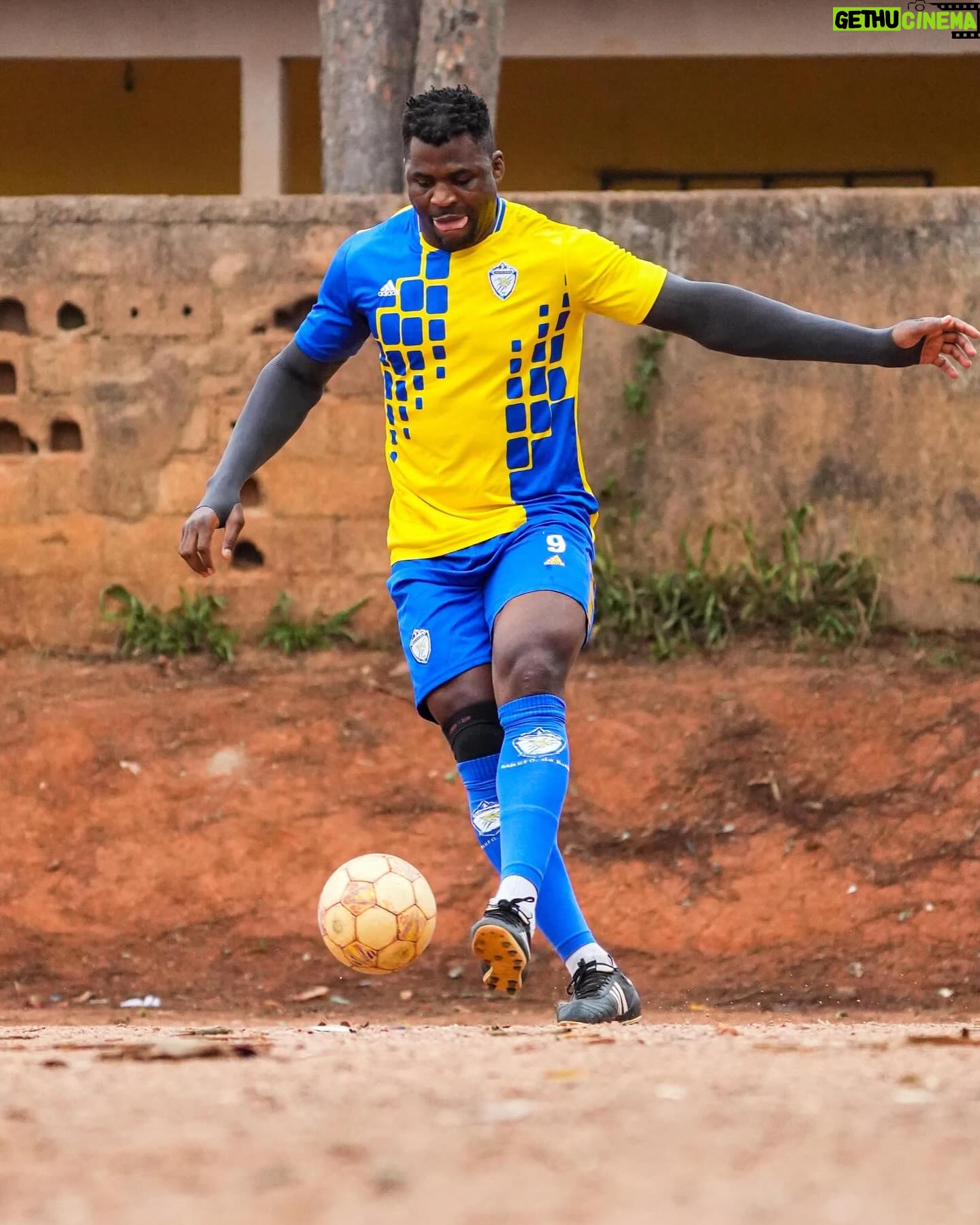 Francis Ngannou - 0.9 Million Likes - Enjoying my time back home, playing football β½οΈ and enjoying life βπΏ @sablefcdebatie