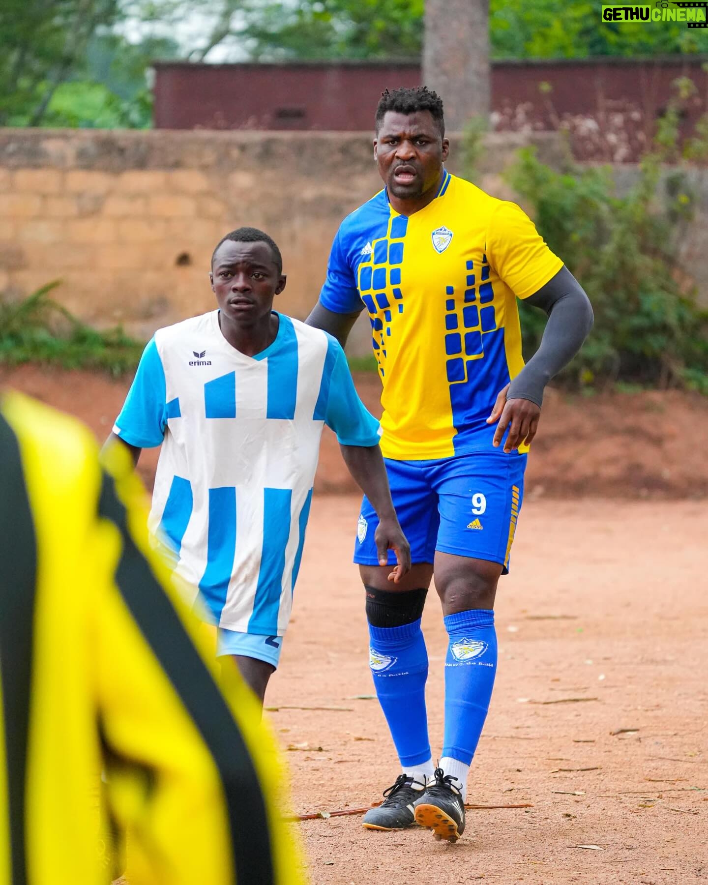 Francis Ngannou - 0.9 Million Likes - Enjoying my time back home, playing football β½οΈ and enjoying life βπΏ @sablefcdebatie