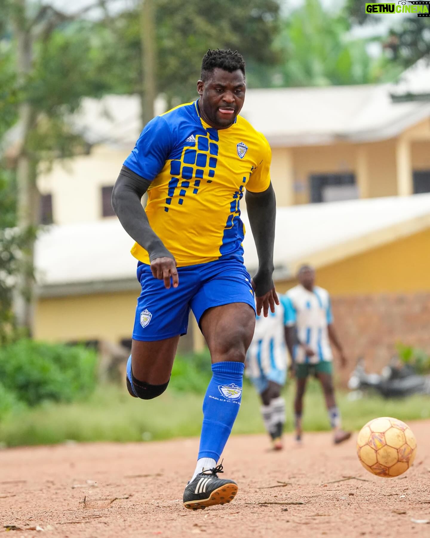 Francis Ngannou - 0.9 Million Likes - Enjoying my time back home, playing football β½οΈ and enjoying life βπΏ @sablefcdebatie