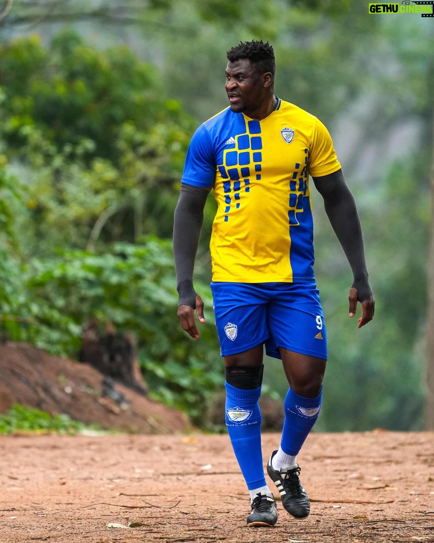 Francis Ngannou - 0.9 Million Likes - Enjoying my time back home, playing football β½οΈ and enjoying life βπΏ @sablefcdebatie