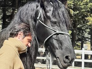 Francisco Rubio Instagram - GOLIAT… Me rindo ante ti… 🙌🏻🙏🏻💫
Gracias, Les Honro Lorensa y Abby