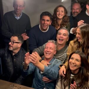 Francisco Saavedra Instagram - Ya estamos en Modo @teleton_chile Trabajando a toda máquina por los niños y niñas de Chile. Los necesitamos a todos ❤️ #JuntosTodosLosDias