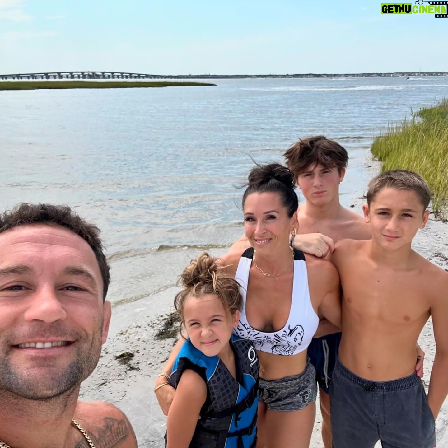 Frankie Edgar - 2.2K Likes - Sunday adventurers with the fam!