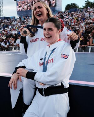 Fred Sirieix Instagram - Le Parc des Champions. Emotions et frissons. Inoubliable #paris2024 

Felicitations @lois_toulson @andreassirieix04 Merci pour cette aventure et bravo encore 🥉👏🏻👏🏻👏🏻🇫🇷