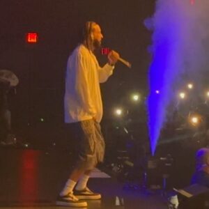 French Montana Instagram - FIRST STOP CT WAS EPIC 🌊 LOVE YALL ! 
GOTTA SEE IT TO BELIEVE IT B-SIDE TOUR . MARYLAND SILVER SPRING TONIGHT . 
@myfabolouslife @fivioforeign_8fs .