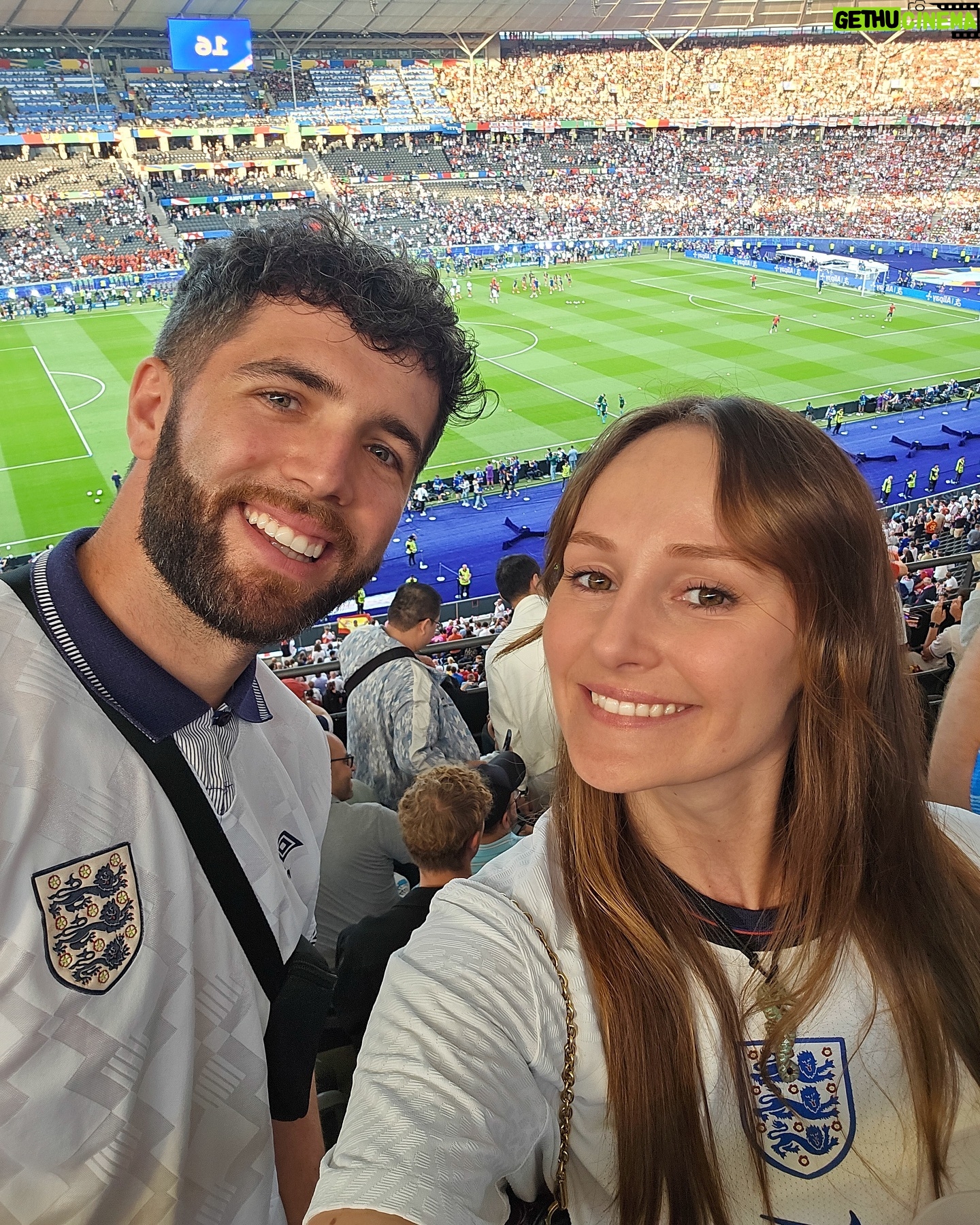 Freya Nightingale - 416.4K Likes - Please come home! 🏴