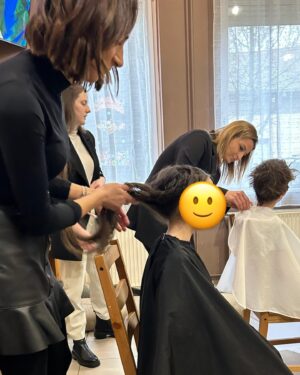 Frohner Fecó Instagram - Kedves Fodrászok,
Jelentkezzünk minél többen a gyermekotthonokba fodrászként.Ezzel nem csak élményt és törődést adunk a gyermekeknek,hanem feltöltődést.Infókért keressétek a @kuckoprogram -ot.Mi már csatlakoztunk a @salonfrohner -el.
Köszönjük.🫶🏼❤️