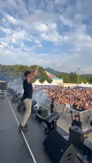 Frontliner Instagram - 𝗙𝗿𝗼𝗻𝘁𝗹𝗶𝗻𝗲𝗿's new remix on 𝗕𝗼𝗻𝗸𝗲𝗿𝘀 of 𝗝𝗼𝗲𝘆 𝗥𝗶𝗼𝘁 & 𝗠𝗮𝗿𝗰 𝗦𝗺𝗶𝘁𝗵's 'Sound of Silence'. 
🎞 Q-Dance Take Over at World DJ Festival, South Korea 🇰🇷
🚨 Out Friday 16 August PRE-SAVE NOW - Link in @bonkers.rave Bio 🚨