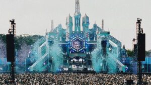 Frontliner Instagram - We rocked the Mainstage of @officialdecibeloutdoor last Saturday! Did you catch our brand new tracks? 🪐
Thank you all for your big support 🖤

#decibeloutdoor #hardstyle #bfrontliner
