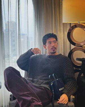 Fu Meng-Po Instagram - 情人節快樂🥰&
開工愉快😇&
週末記得看商魂🥸
