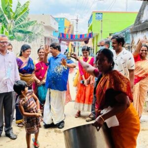 G. Gnanasambandam Instagram - ஊர்த் திருவிழா 🙏🙏🙏

முறைப்பெண்கள் மஞ்ச தண்ணீர் ஊத்துதல்.. மஞ்சள் - கிருமி நாசினி !!

நம் முன்னோர்களின் அறிவே அறிவு 👏🙏