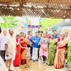 G. Gnanasambandam Instagram - ஊர்த் திருவிழா 🙏🙏🙏

முறைப்பெண்கள் மஞ்ச தண்ணீர் ஊத்துதல்.. மஞ்சள் - கிருமி நாசினி !!

நம் முன்னோர்களின் அறிவே அறிவு 👏🙏
