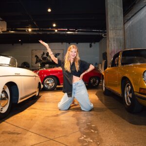 Gabby Bryan Instagram - Hey look boys! Cars 😏

📍 @comedy.uo X @cooperclassics 
📸 @will.on.film