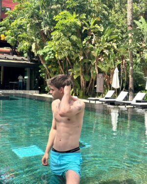 Gabriel Guevara Instagram - Happiness 🏝️☀️💕
@asiagardens