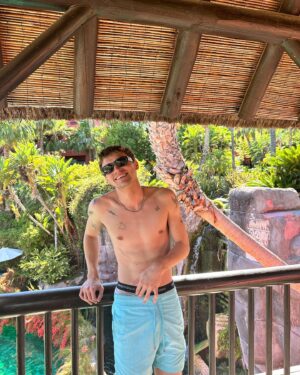 Gabriel Guevara Instagram - Happiness 🏝️☀️💕
@asiagardens