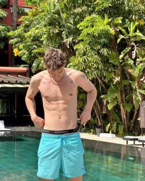 Gabriel Guevara Instagram - Happiness 🏝️☀️💕
@asiagardens
