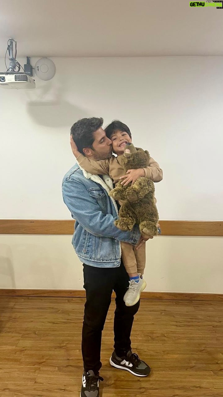 Gabriel Louchard - 1.7K Likes - Só depois no carro eu entendi o porque dessa reação… saiba agora o que ele achou do show! #paidemenino
