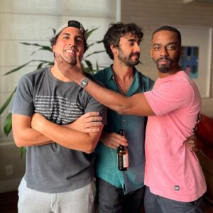 Gabriel Louchard Instagram - Ensaio para a capa da nova temporada de #homens? Será???
@gabriel_godoy avisei que o @raphaellogam tinha que estar sem camisa pra engajar!