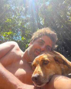 Gabriel Louchard Instagram - Me permita o trocadilho.
Aliás, antes me permita usar a palavra “trocadilho” em 2023.
Mas é amor pra cachorro!
#simba