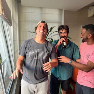 Gabriel Louchard Instagram - Ensaio para a capa da nova temporada de #homens? Será???
@gabriel_godoy avisei que o @raphaellogam tinha que estar sem camisa pra engajar!