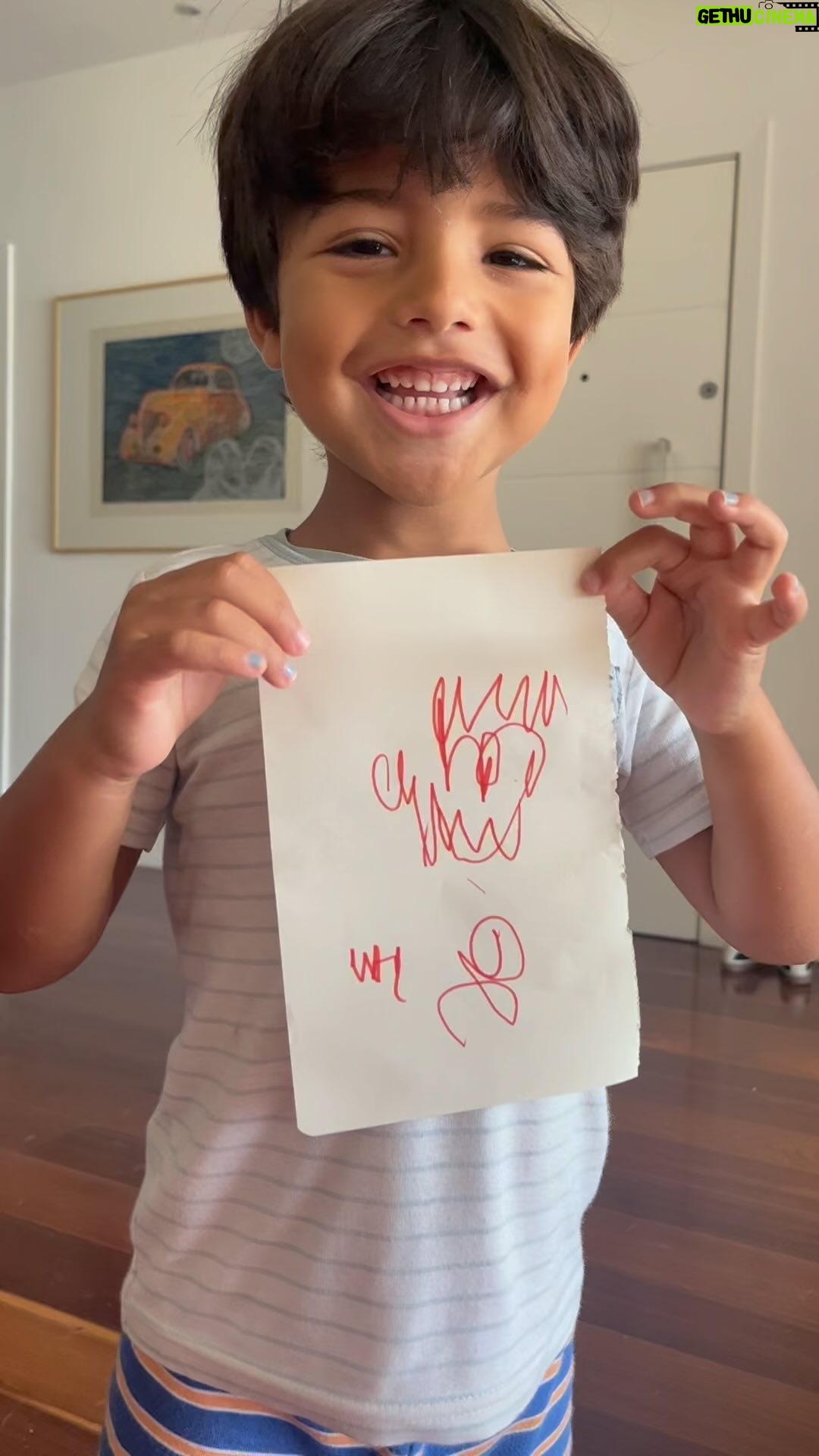 Gabriel Louchard - 646 Likes - Menino com 3 anos escrevendo carta!!! Se fosse nos anos 90 já estaria no Raul Gil!!
Feliz dia dos Pais minha gente!