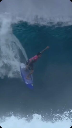 Gabriel Medina Instagram - “Eu gosto da paz, mas funciono mais na guerra” - inesquecível 🥷🏻🇧🇷

“I like peace, but I work better in war” - 
unforgettable 🥷🏻🇧🇷