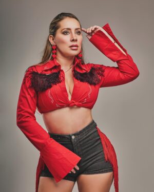 Gabriela Carrillo Instagram - Martes con la mejor vibra!!!