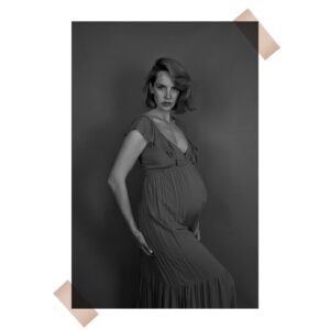 Gabriela Lašková Instagram - • Třetí těhotenství jsem si užívala se vším všudy, protože jsem věděla, že je poslední. Možna i proto bylo nejdelší. Nebylo vždy zrovna jednoduché, ale se dvěma klukama doma, co se strašně těšili na brášku, bylo jedno z nejkrásnějších. 

A přestože mi to kopání a těšení se chybí, mít Edvarda v náručí, spolu s Benikem a Vinouškem kolem krku, je prostě štěstí nepopsatelných rozměrů.

🫶🏻

#doalba #napamatku #tehotenstvi #tretitehotenstvi #pregnancy #pregnant #pregnantphoto #pregnancyphoto #happiness