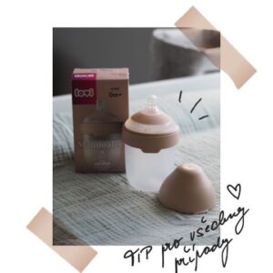 Gabriela Lašková Instagram - • Začnu tím, že jsem kojila oba moje kluky - nebylo to samozřejmé, hodně jsem se na začátku natrápila se záněty, ale zvládli jsme to a kojila jsem je, co to šlo. Těším se, že budu kojit i mého třetího chlapečka. Čím déle, tím lépe 🤍

A proč tedy lahvička Mammafeel? Protože jako ve všem jsem vždy ráda připravená na všechno. Zažila jsem za ty roky několik situací, kdy jsem se já a prsa musela vzdálit, a vím, že v takových situacích by mi velmi pomohla lahvička, která se co nejvíce podobá maminčinu prsu. Ať už je to tedy jen pro klid duše nebo pro situace, kdy se maminka potřebuje vzdálit nebo nemůže kojit, je tu lahvička od LOVI Mammafeel. Napodobuje blízkost a přirozené sání z prsu, ale zároveň nenarušuje sací reflex. 

A pokud ji budete zrovna potřebovat, stačí skočit do drogerie DM, najdete ji tam :-)

#tip #materstvi #lahvicka #lovi #spoluprace @dm_cesko @lovi_cesko