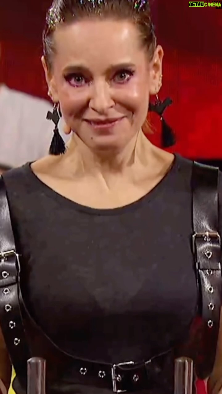 Gabriela Platas - 5.2K Likes - El género regional tiene sub géneros, como el mexicano, australiano, francés, japonés, etc 😂 Lo que pasa es que @gabyplatas es una melómana y solo ella los escucha 😎😝
#MeCaigoDeRisa, de lunes a viernes a las 8:00 p. m. MEX por @micanalcinco