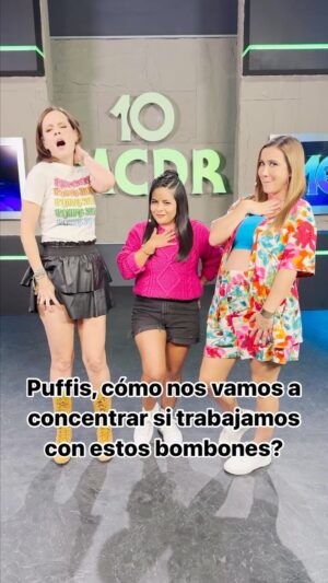 Gabriela Platas Instagram - Mejor nadota don Puffis 😅🤣
#MeCaigoDeRisa